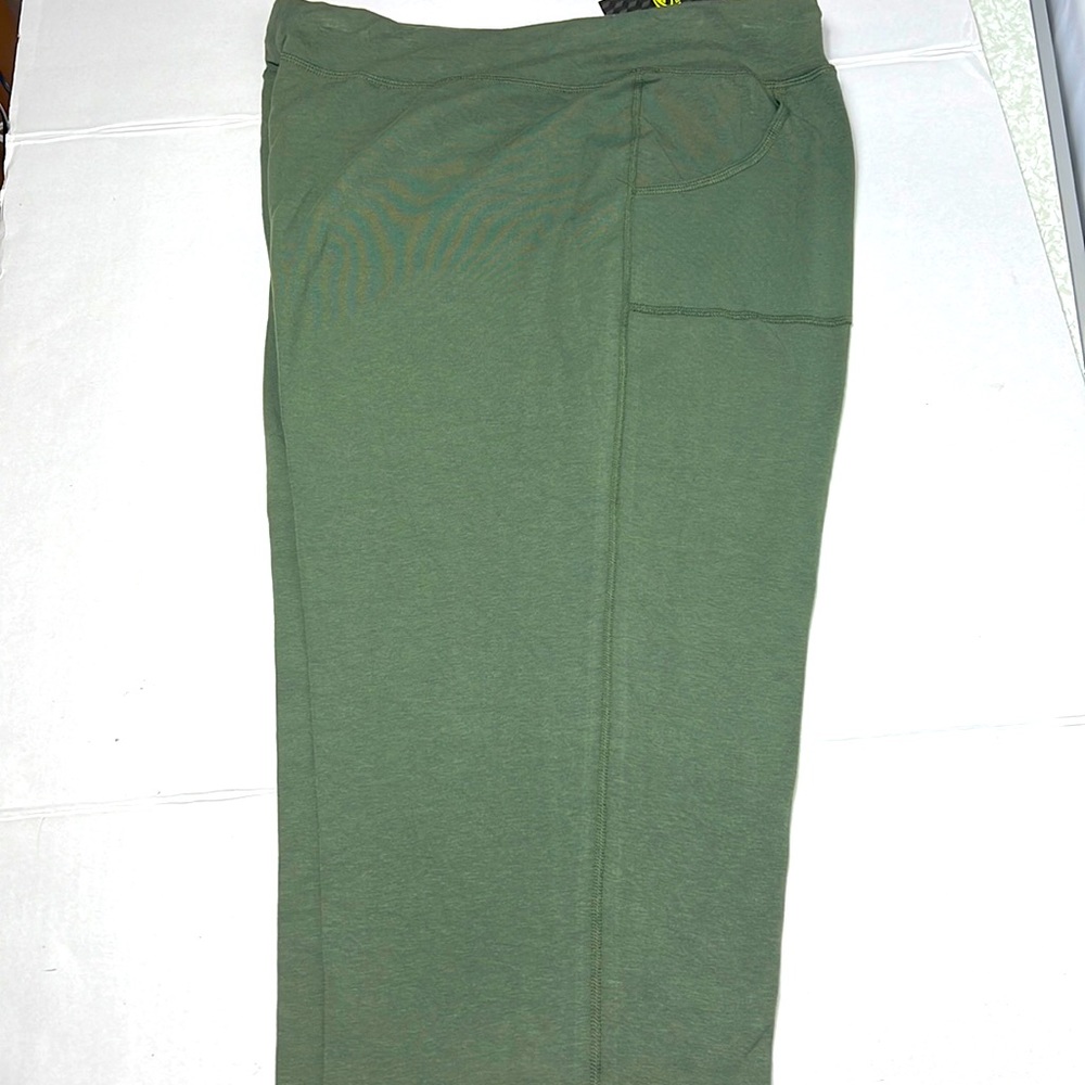 Athletic Works Green Super Soft  Fabric Carpi Pockets Elastic Waist Band Size 20
